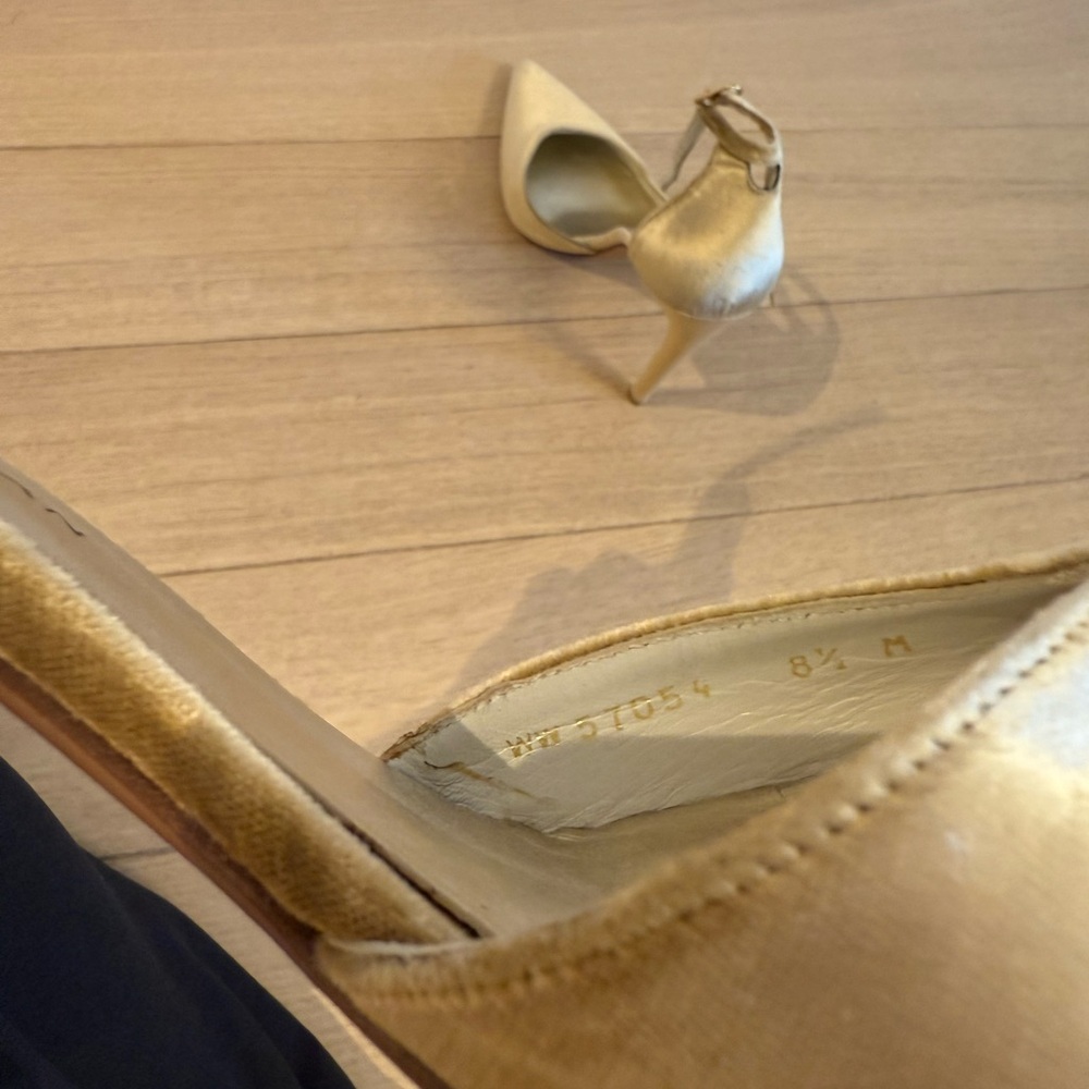 Stuart Weitzman Gold Women's Heels - Picture 3 of 5